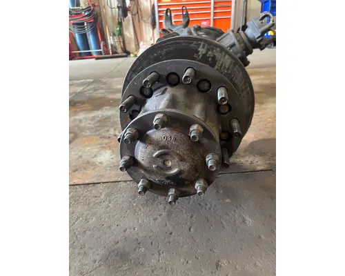 INTERNATIONAL LT625 Axle Housing (Front)