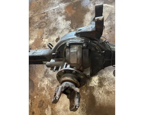 INTERNATIONAL LT625 Axle Housing (Front)