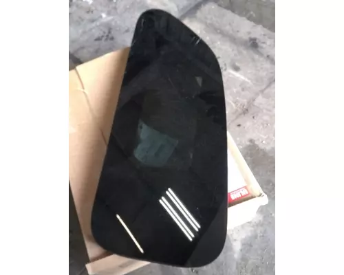 INTERNATIONAL LT625 Back Glass