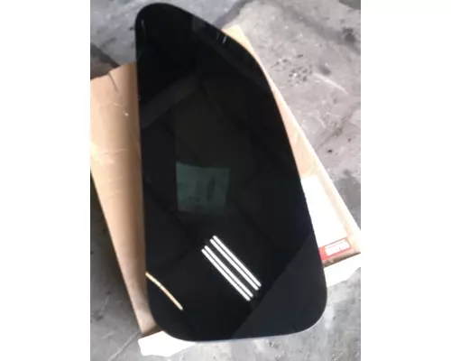 INTERNATIONAL LT625 Back Glass