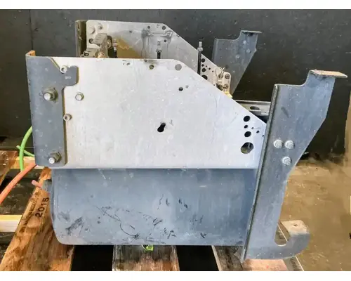 INTERNATIONAL LT625 Battery BoxTray