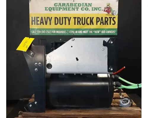 INTERNATIONAL LT625 Battery BoxTray