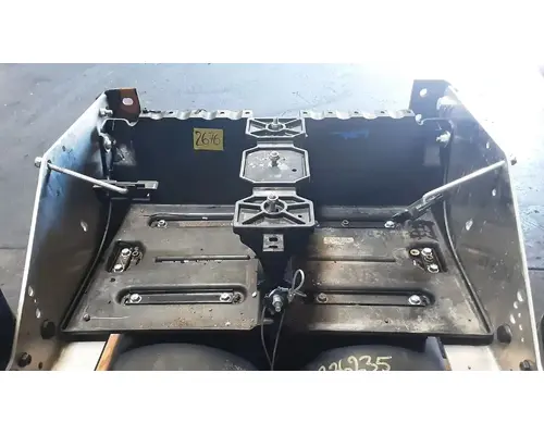 INTERNATIONAL LT625 Battery BoxTray