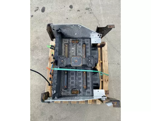 INTERNATIONAL LT625 Battery Box