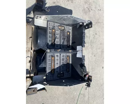 INTERNATIONAL LT625 Battery Box