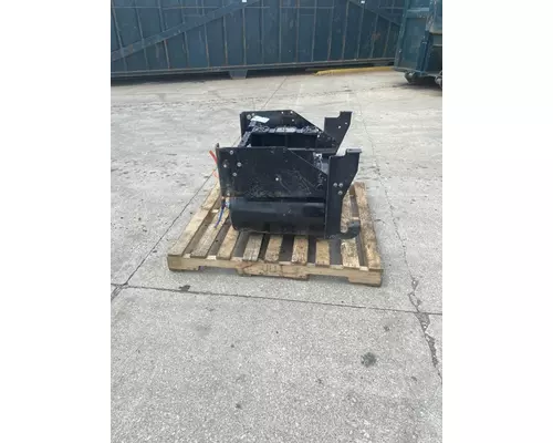 INTERNATIONAL LT625 Battery Box