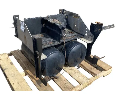 INTERNATIONAL LT625 Battery Box