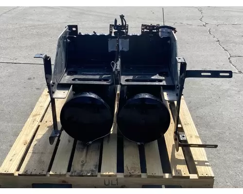 INTERNATIONAL LT625 Battery Box