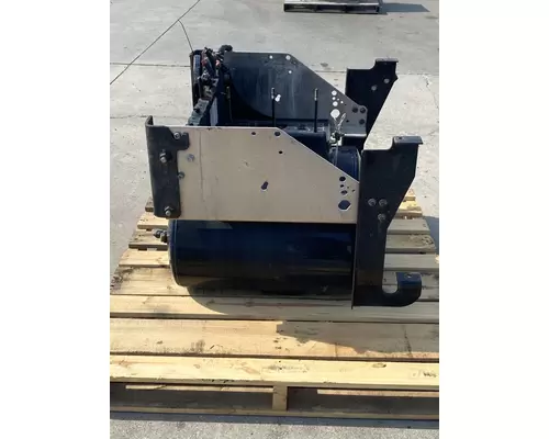 INTERNATIONAL LT625 Battery Box