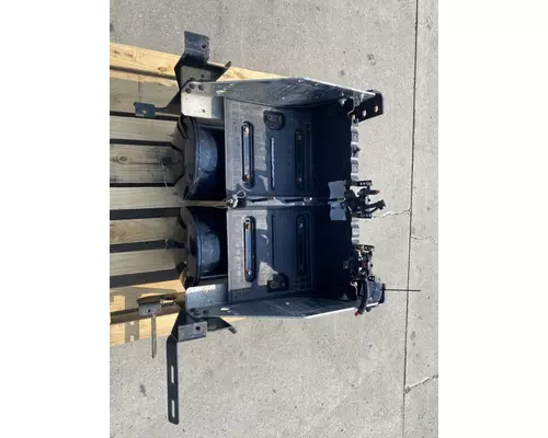 INTERNATIONAL LT625 Battery Box