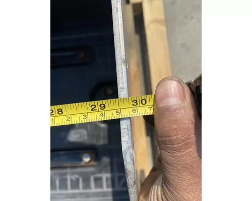 INTERNATIONAL LT625 Battery Box