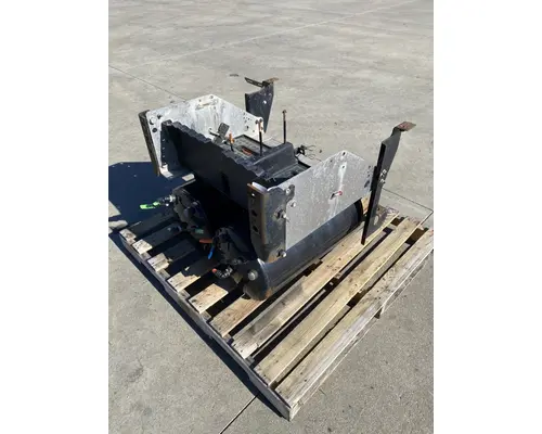 INTERNATIONAL LT625 Battery Box