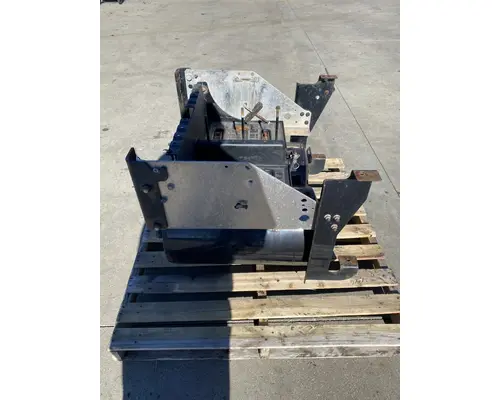 INTERNATIONAL LT625 Battery Box