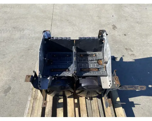 INTERNATIONAL LT625 Battery Box