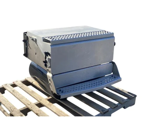 INTERNATIONAL LT625 Battery Box