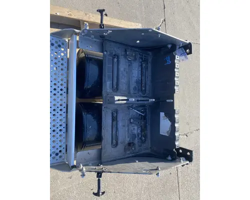 INTERNATIONAL LT625 Battery Box