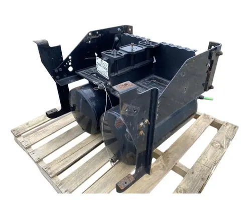 INTERNATIONAL LT625 Battery Box