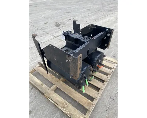 INTERNATIONAL LT625 Battery Box
