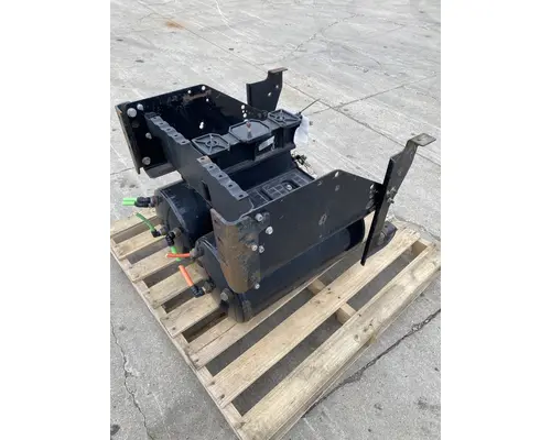 INTERNATIONAL LT625 Battery Box