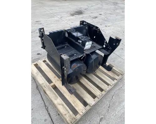 INTERNATIONAL LT625 Battery Box