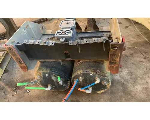 INTERNATIONAL LT625 Battery Box