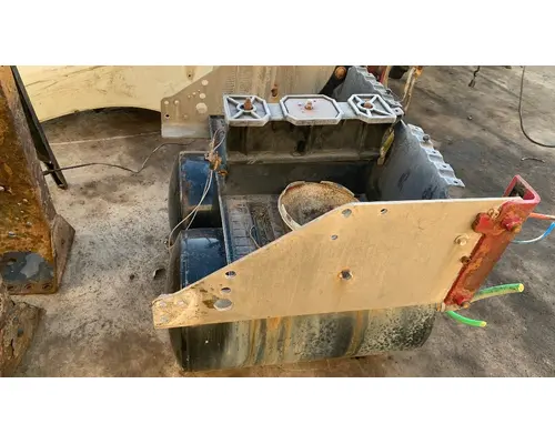 INTERNATIONAL LT625 Battery Box