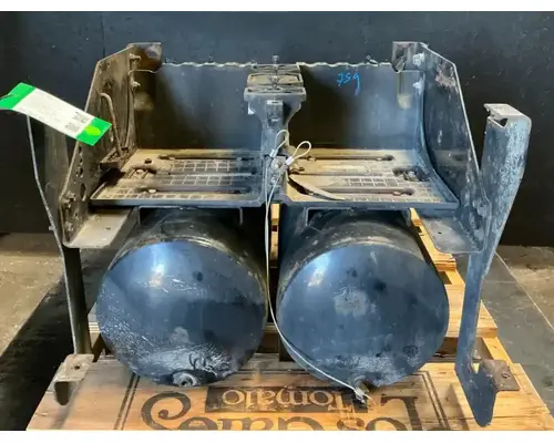 INTERNATIONAL LT625 Battery Boxes