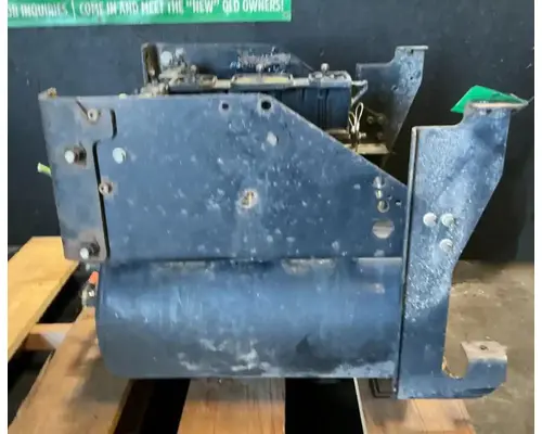 INTERNATIONAL LT625 Battery Boxes