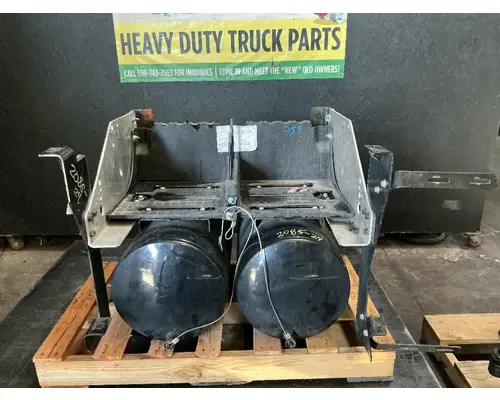 INTERNATIONAL LT625 Battery Boxes