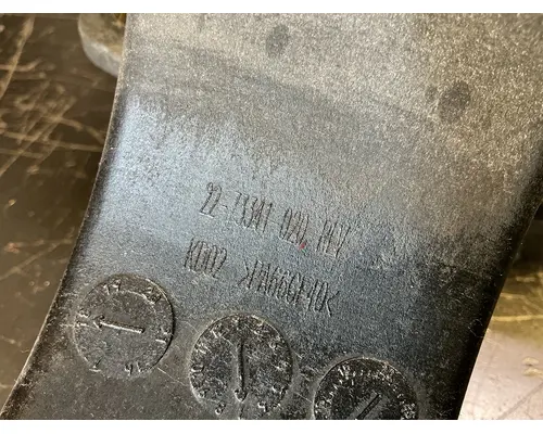 INTERNATIONAL LT625 Brackets, Misc.
