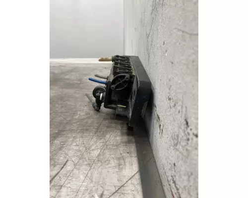 INTERNATIONAL LT625 Brake Proportioning Valve