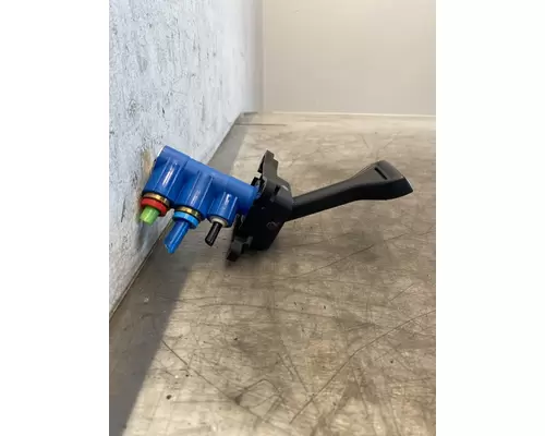 INTERNATIONAL LT625 Brake Proportioning Valve