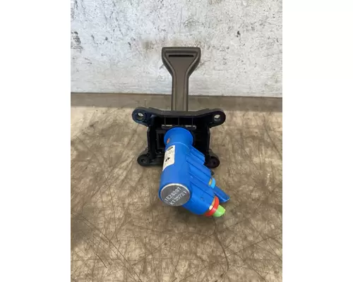 INTERNATIONAL LT625 Brake Proportioning Valve