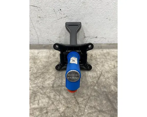 INTERNATIONAL LT625 Brake Proportioning Valve