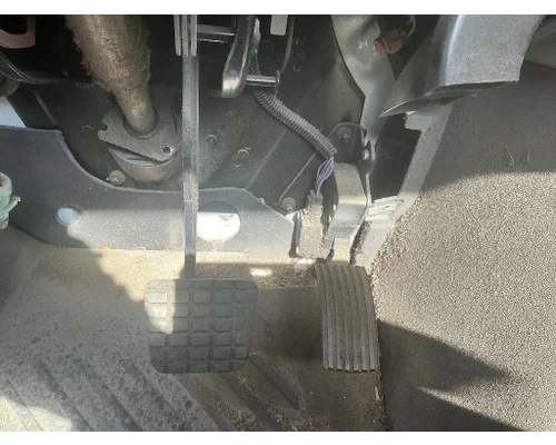 INTERNATIONAL LT625 BrakeClutch Pedal Box