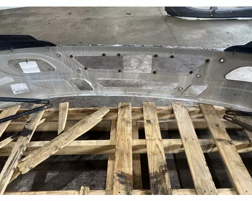 INTERNATIONAL LT625 Bumper Assembly, Front