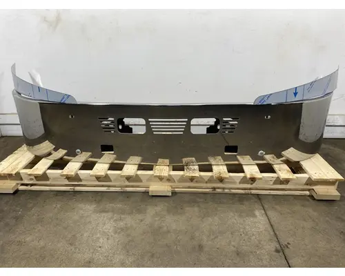 INTERNATIONAL LT625 Bumper Assembly, Front