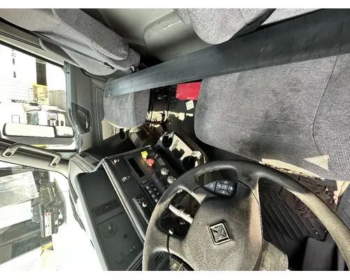 INTERNATIONAL LT625 Bumper End Cap