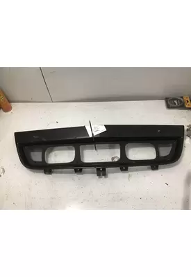 INTERNATIONAL LT625 Bumper Filler Panel