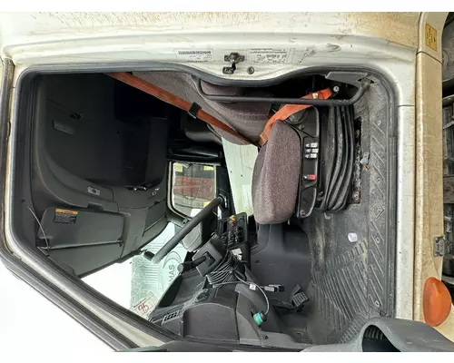 INTERNATIONAL LT625 Cab Assembly