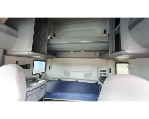 INTERNATIONAL LT625 Cab Assembly