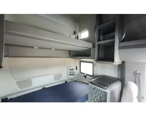 INTERNATIONAL LT625 Cab Assembly