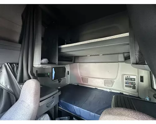 INTERNATIONAL LT625 Cab Assembly