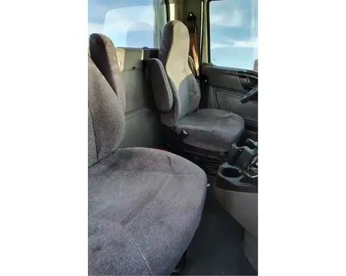 INTERNATIONAL LT625 Cab Assembly