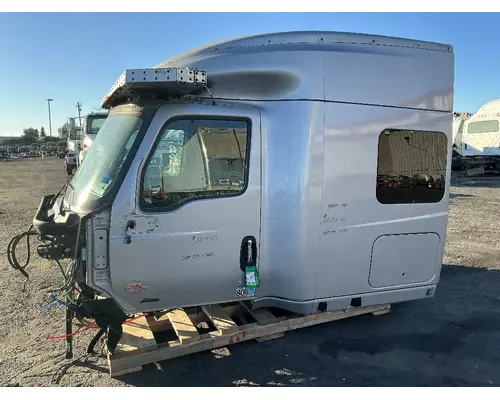 INTERNATIONAL LT625 Cab Assembly