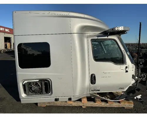INTERNATIONAL LT625 Cab Assembly