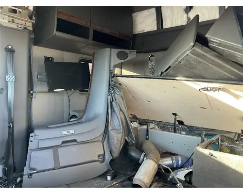 INTERNATIONAL LT625 Cab Assembly