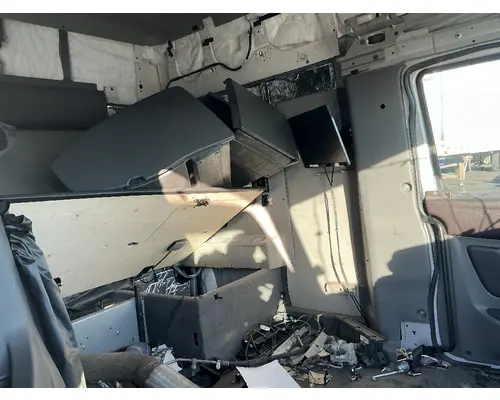 INTERNATIONAL LT625 Cab Assembly