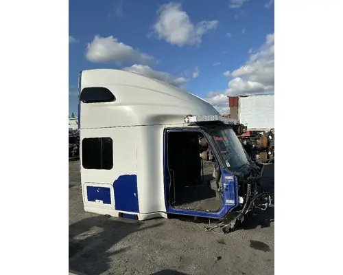 INTERNATIONAL LT625 Cab Assembly