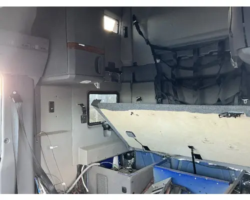 INTERNATIONAL LT625 Cab Assembly